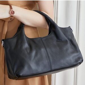 ISWEE  Elegant Black Leather Shoulder Bag